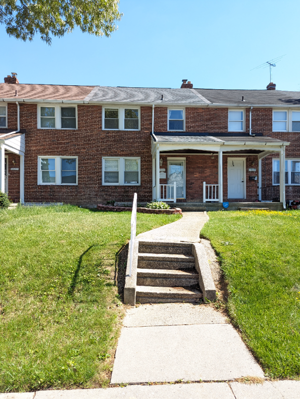 1321 Crofton Rd - Photo 2 of 20