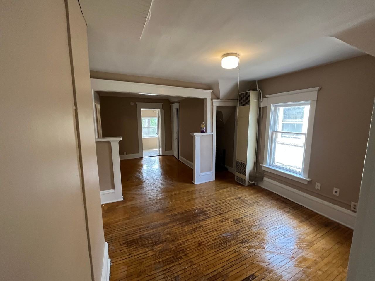 560 Bellows St - Photo 2 of 8