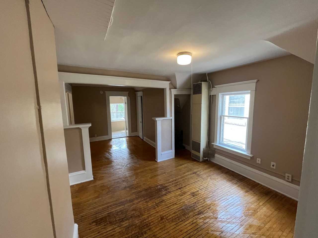 560 Bellows St - Photo 5 of 8