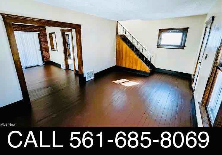 1085 Herberich Ave - Photo 7 of 31