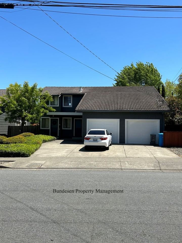 803 F Street - Photo 2 of 15