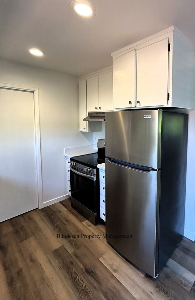 803 F Street - Photo 3 of 15