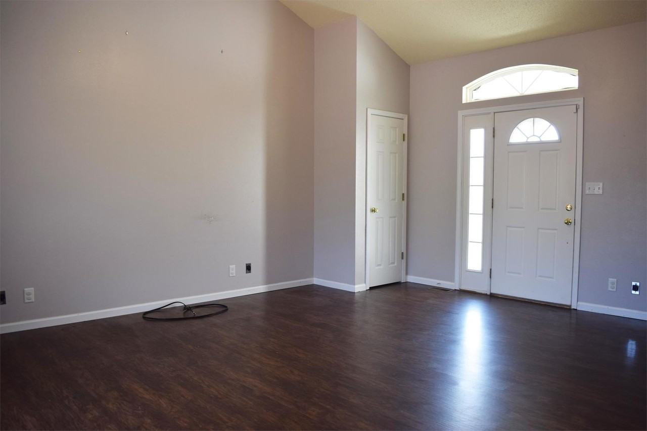 131 Hickory Valley Rd - Photo 4 of 29