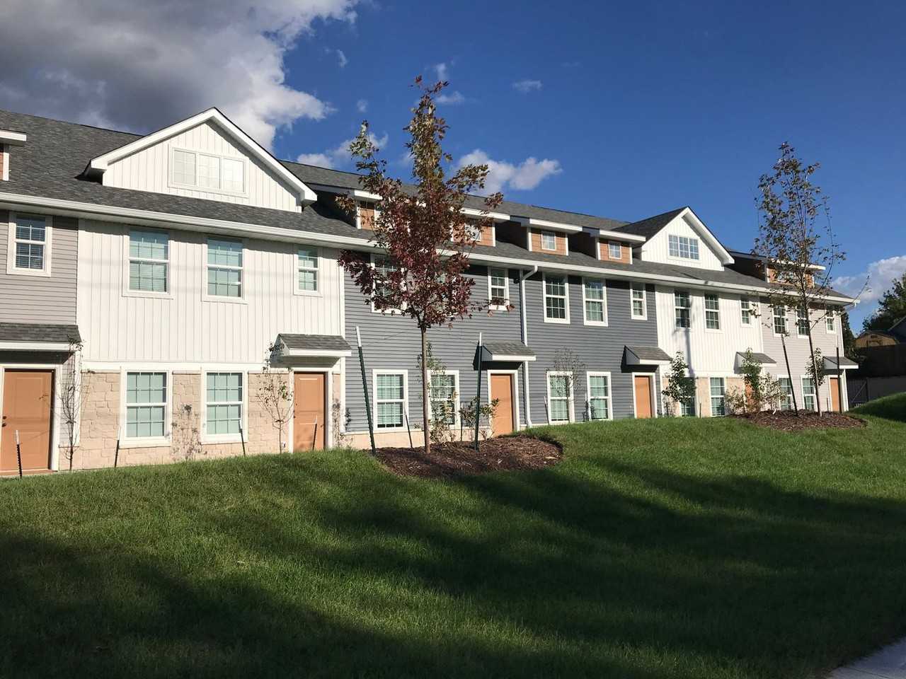 4525 100th Street - Photo 3 of 50