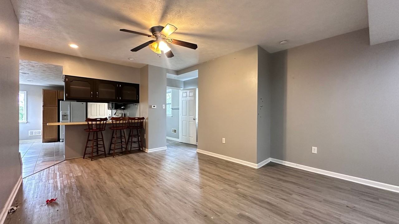 403 Ormsby Ave Unit 2 - Photo 2 of 16