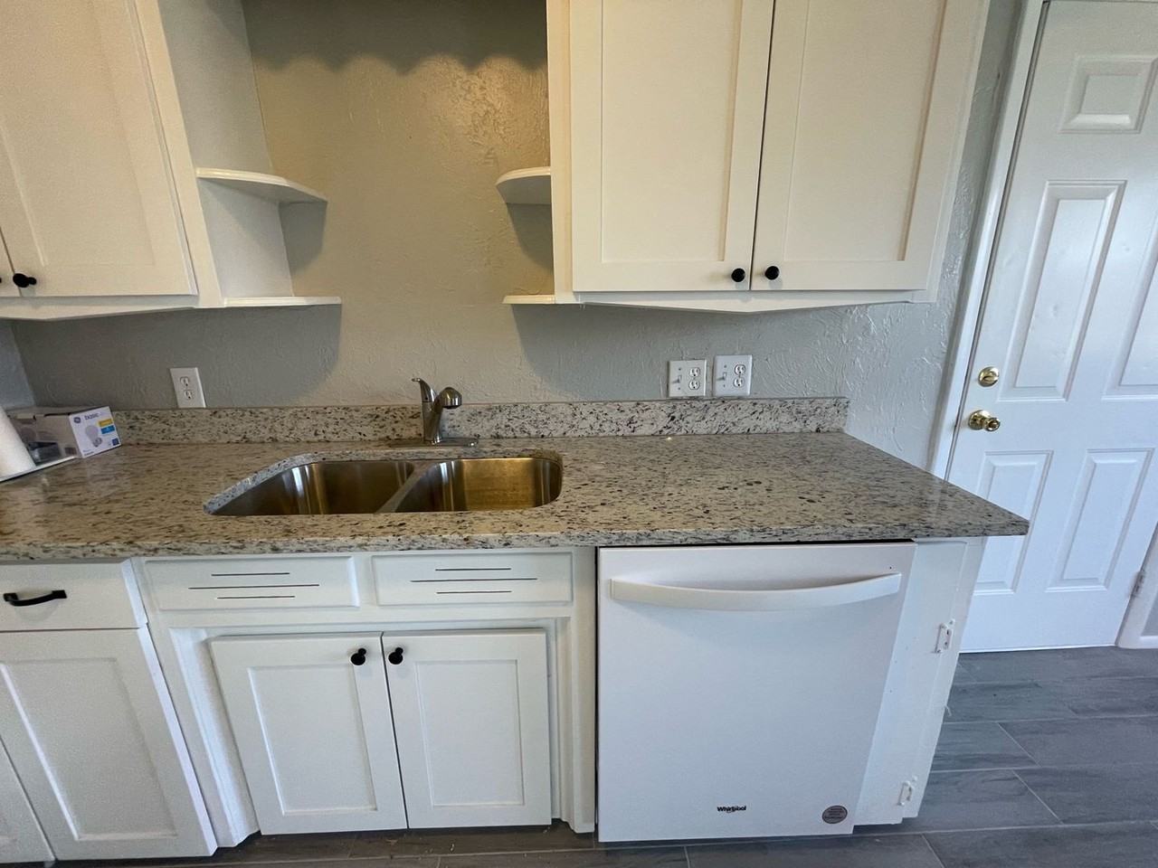 2505 Sw 60th St - Photo 3 of 13