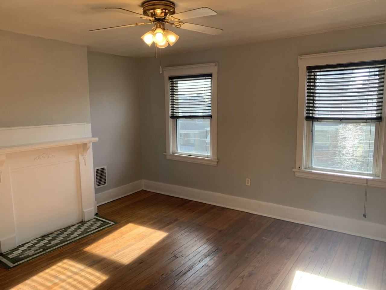 6915 Standish St - Photo 7 of 23