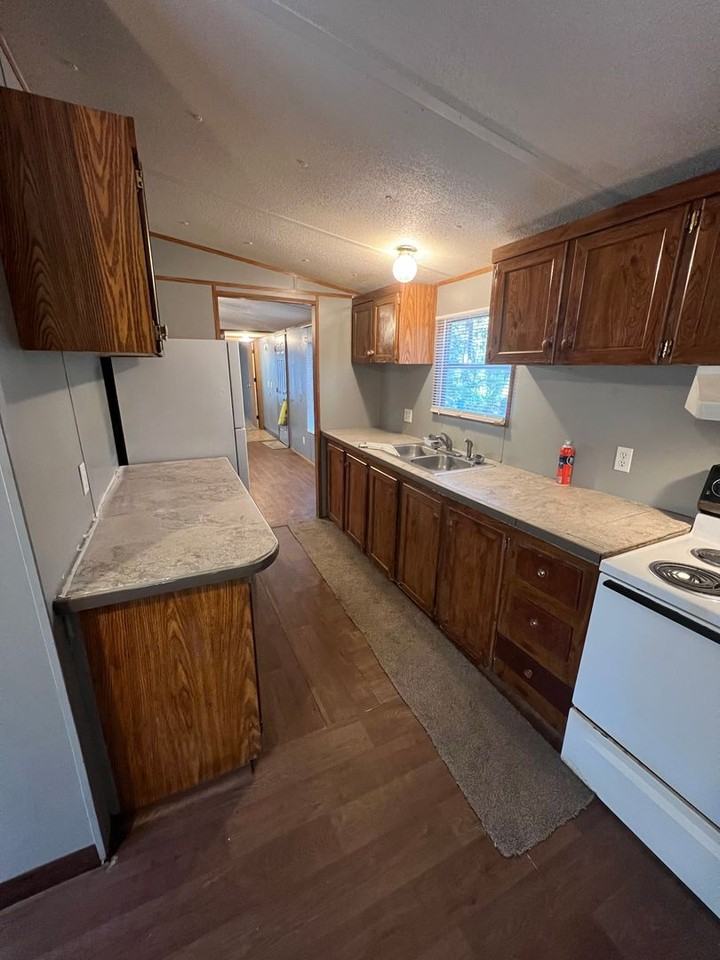 103 Thompson Rd - Photo 6 of 19