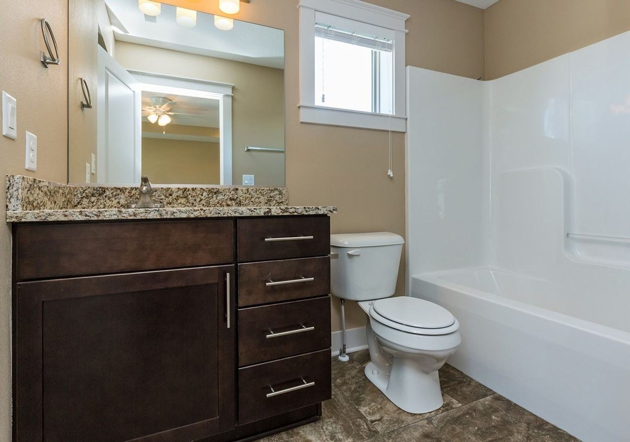 1860 Brodie St - Photo 7 of 25