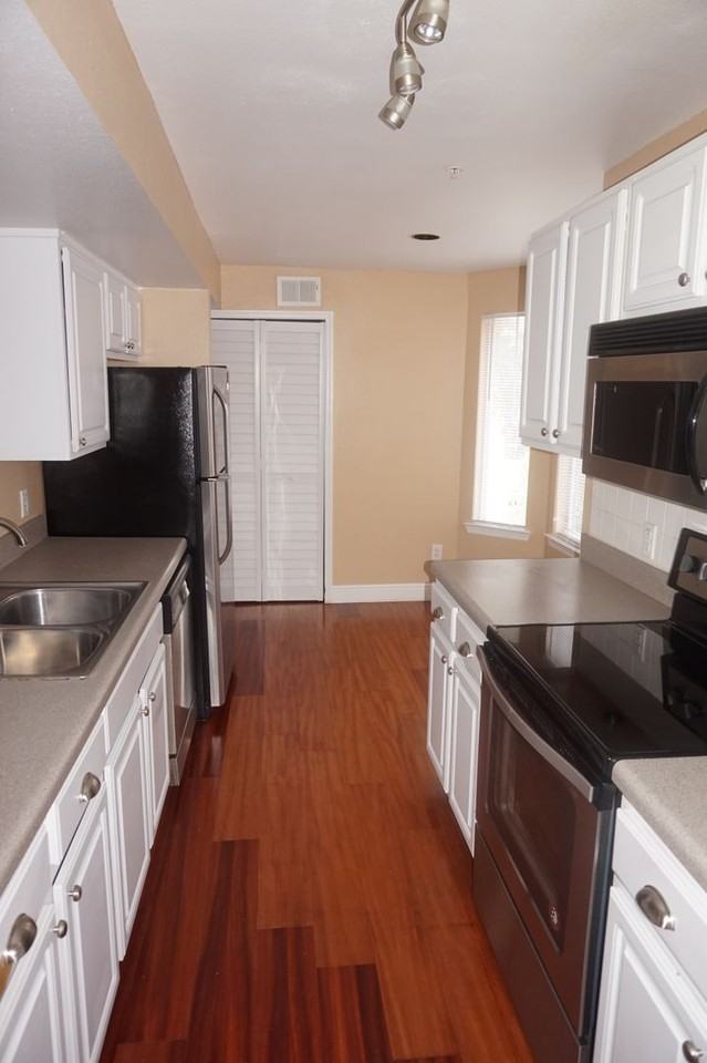 417 Summit Ridge Pl #211 - Photo 6 of 11