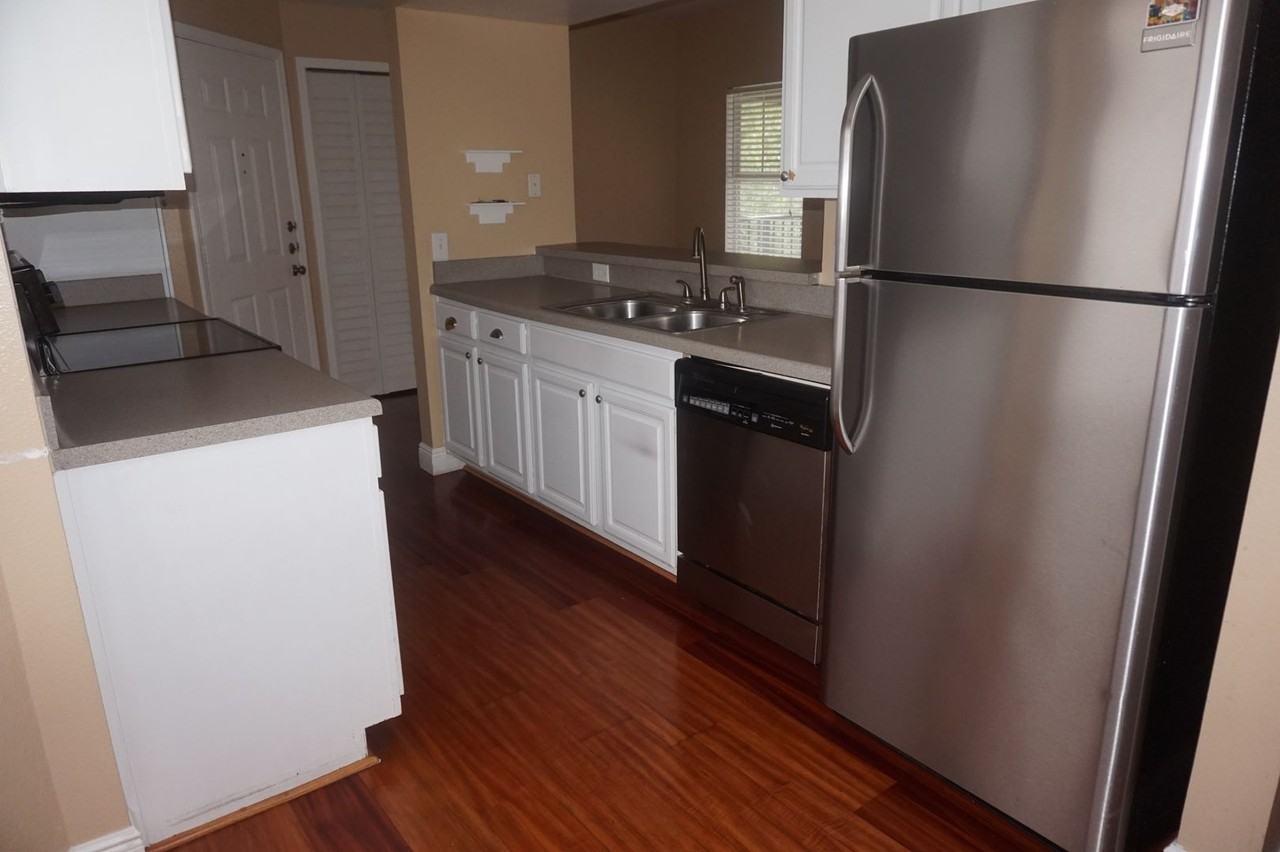 417 Summit Ridge Pl #211 - Photo 7 of 11