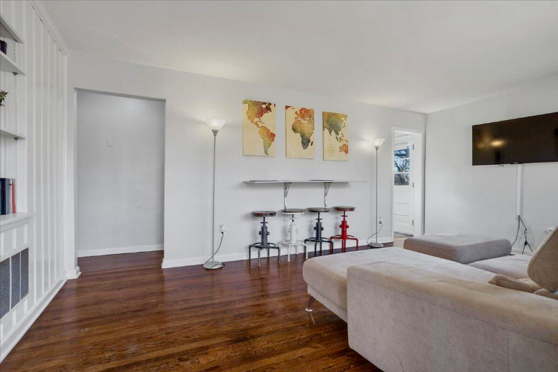 32 Hillcrest Ave Ne - Photo 2 of 12