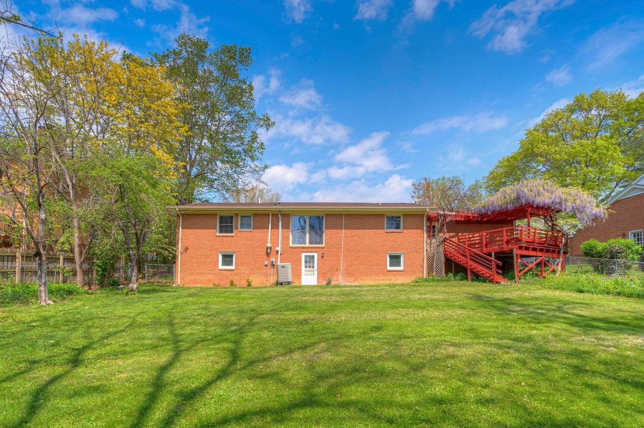 507 Stonegate Dr - Photo 5 of 50