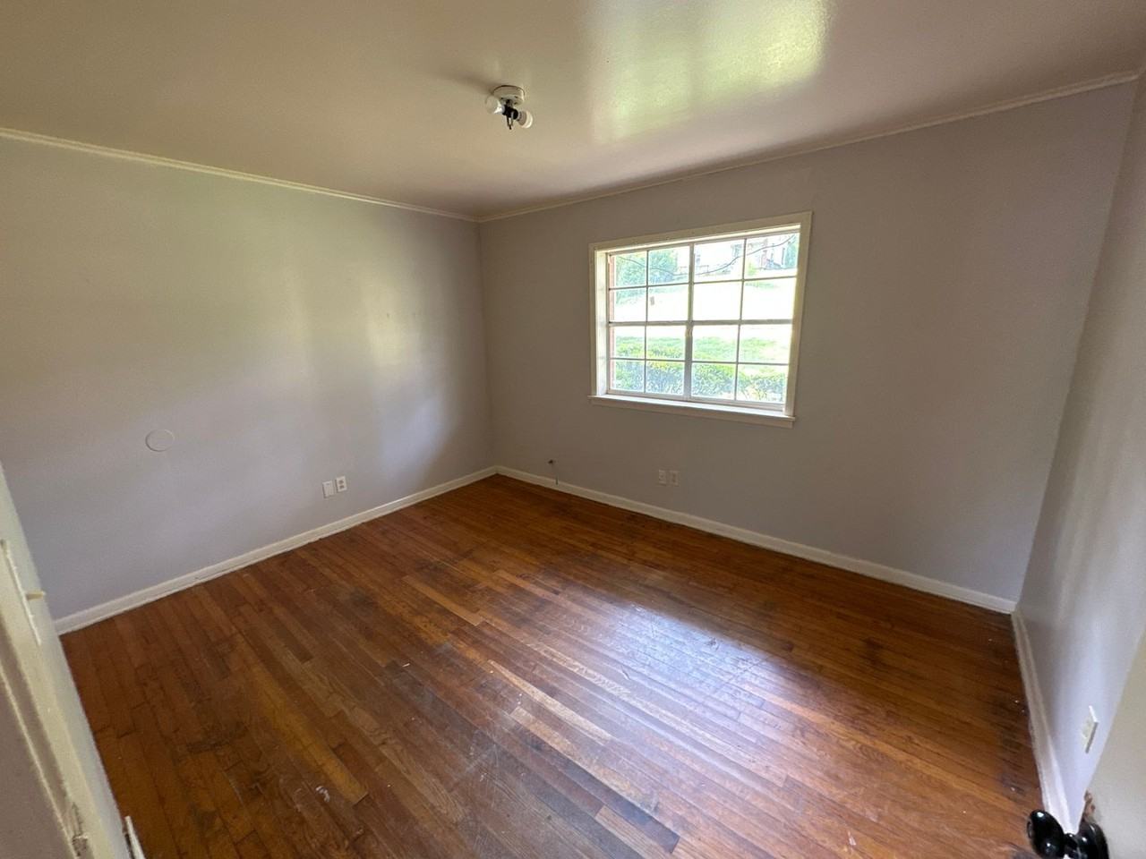 Lakeside Villa - Photo 2 of 4