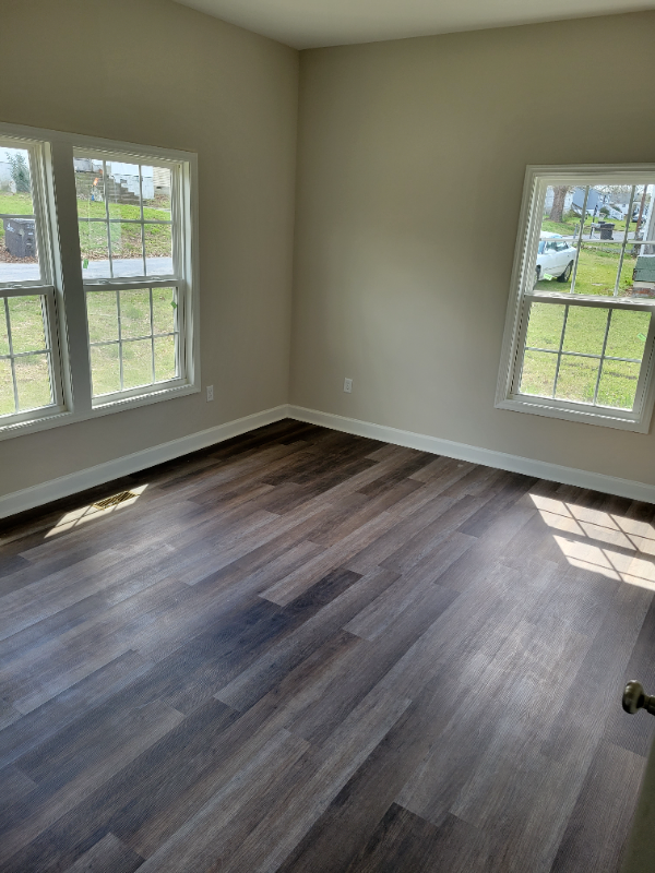 2037 Montgomery St - Photo 3 of 10