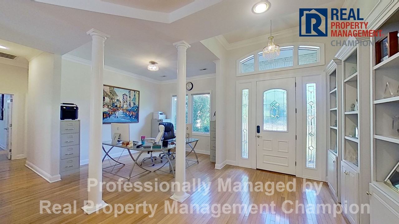 1728 Pembroke Jones Dr - Photo 3 of 43