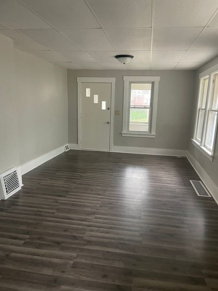 153 7th Ave N - Photo 2 of 6