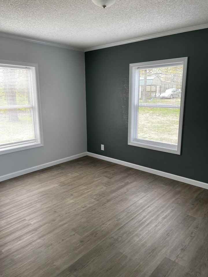 23520 Park Dr - Photo 2 of 8