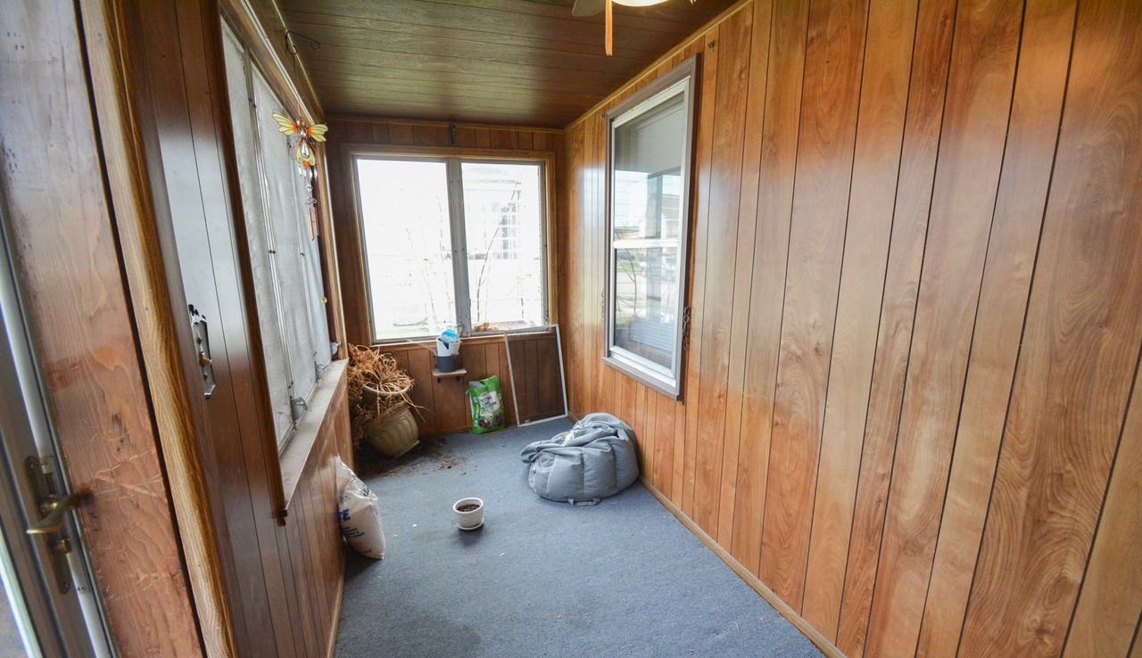 32 10th St Nw - Photo 2 of 12