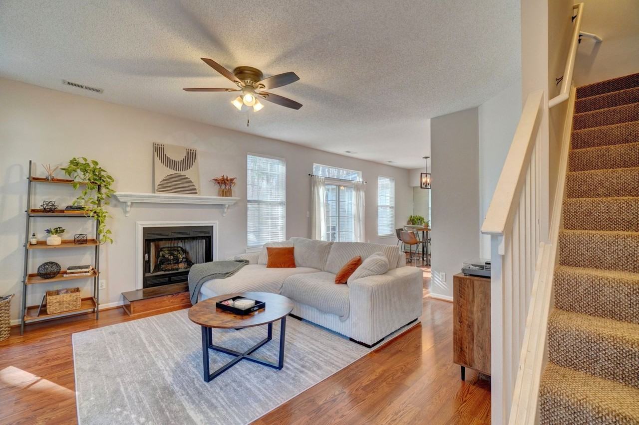 1413 Shortleaf Ln - Photo 3 of 36