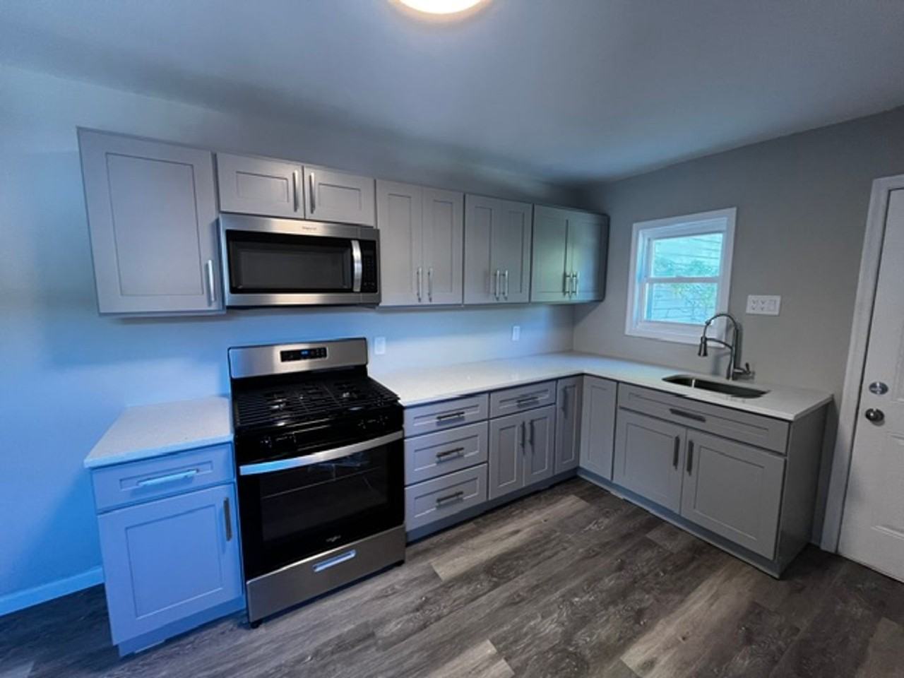 522 S 16 1/2 St - Photo 3 of 10