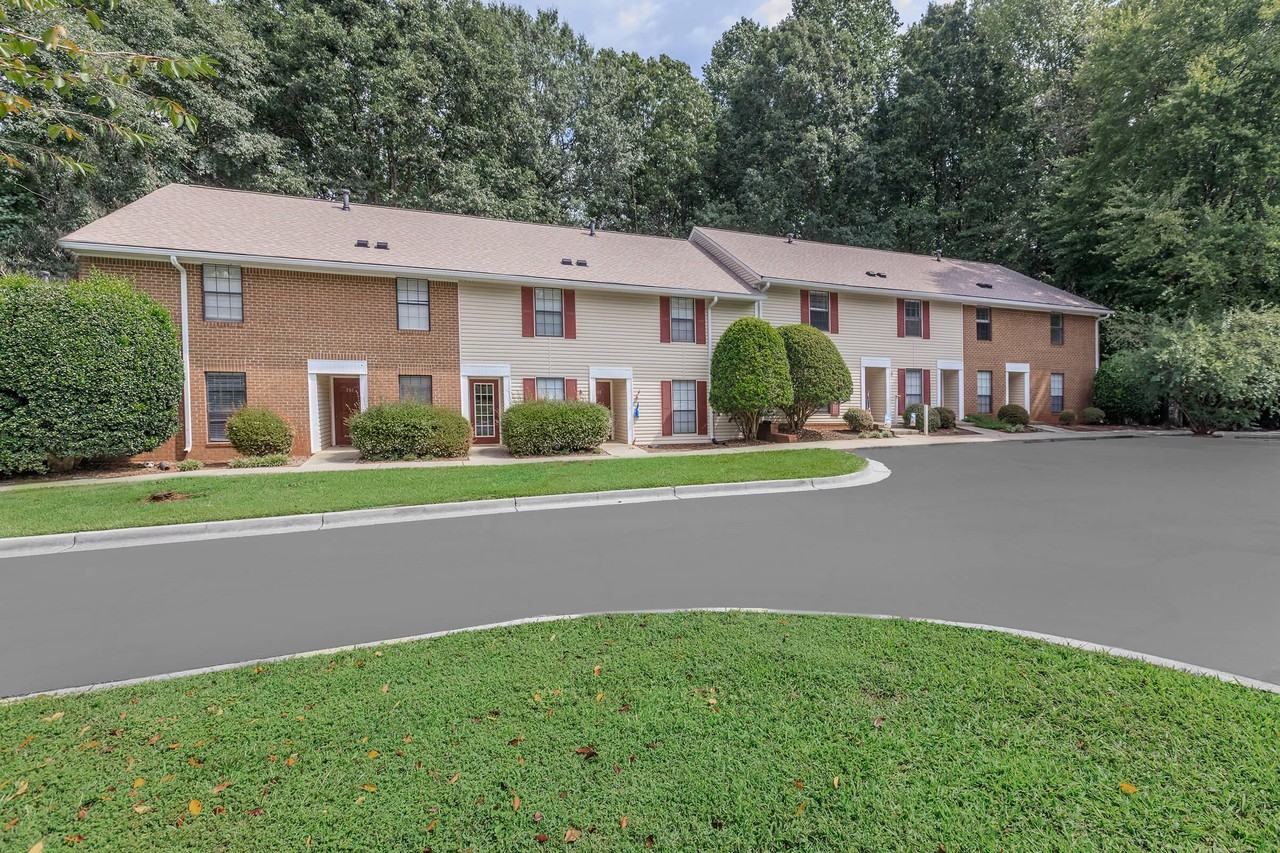 Ashley Oaks Apartments - Photo 3 of 50