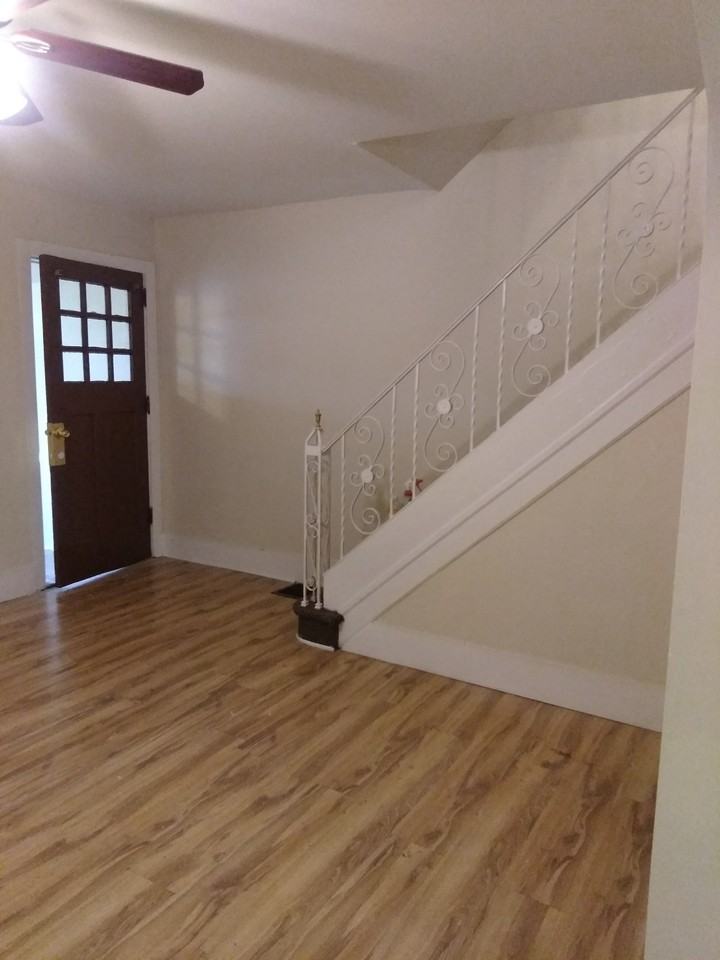 2648 S Robinson St #NA - Photo 2 of 5