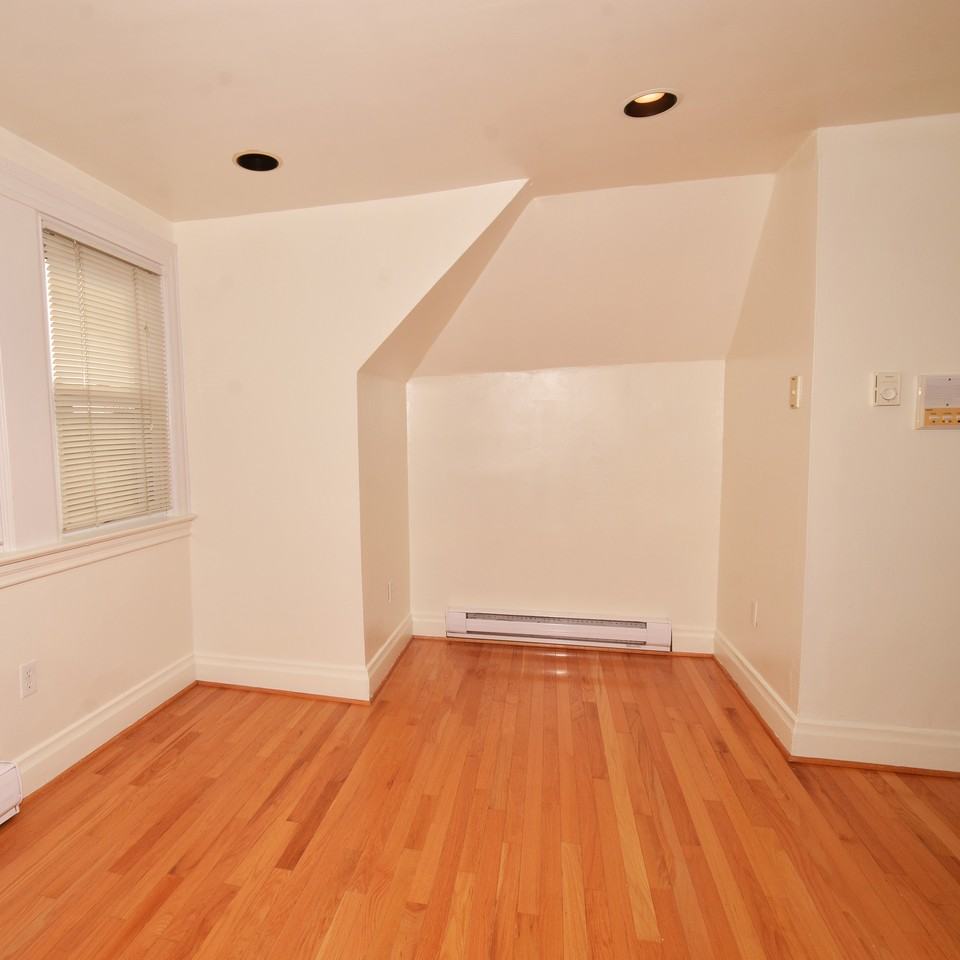 6340 Walnut St #3 - Photo 4 of 7