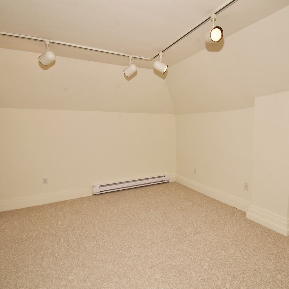 6340 Walnut St #3 - Photo 5 of 7