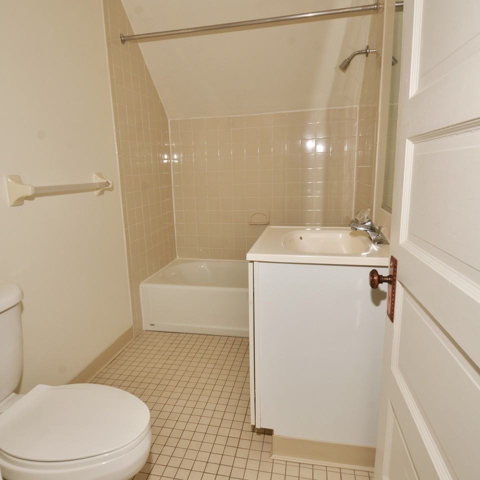 6340 Walnut St #3 - Photo 7 of 7