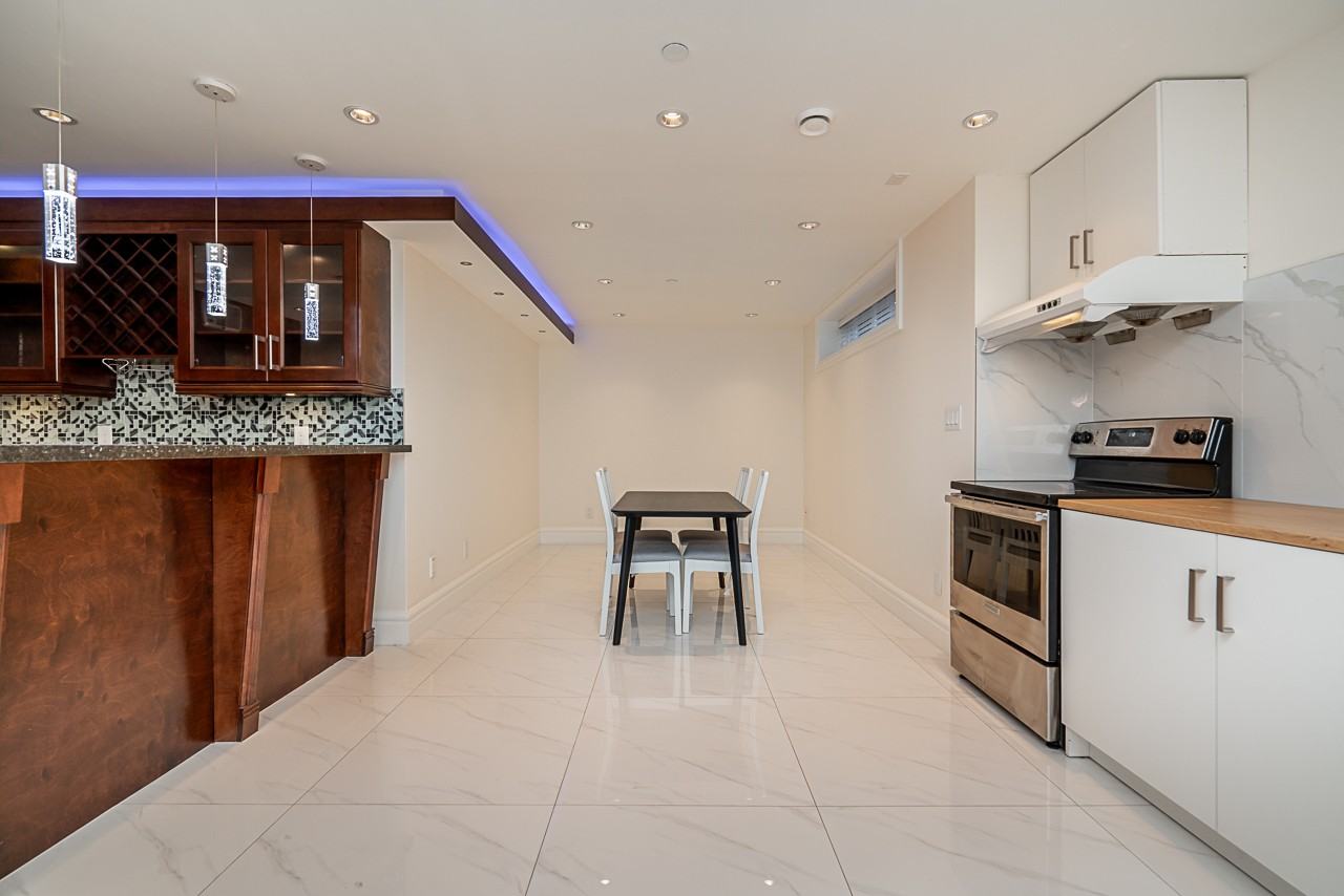 PP231 B Like New 3 BR Furnished Basement Suite Dunbar Vancouver