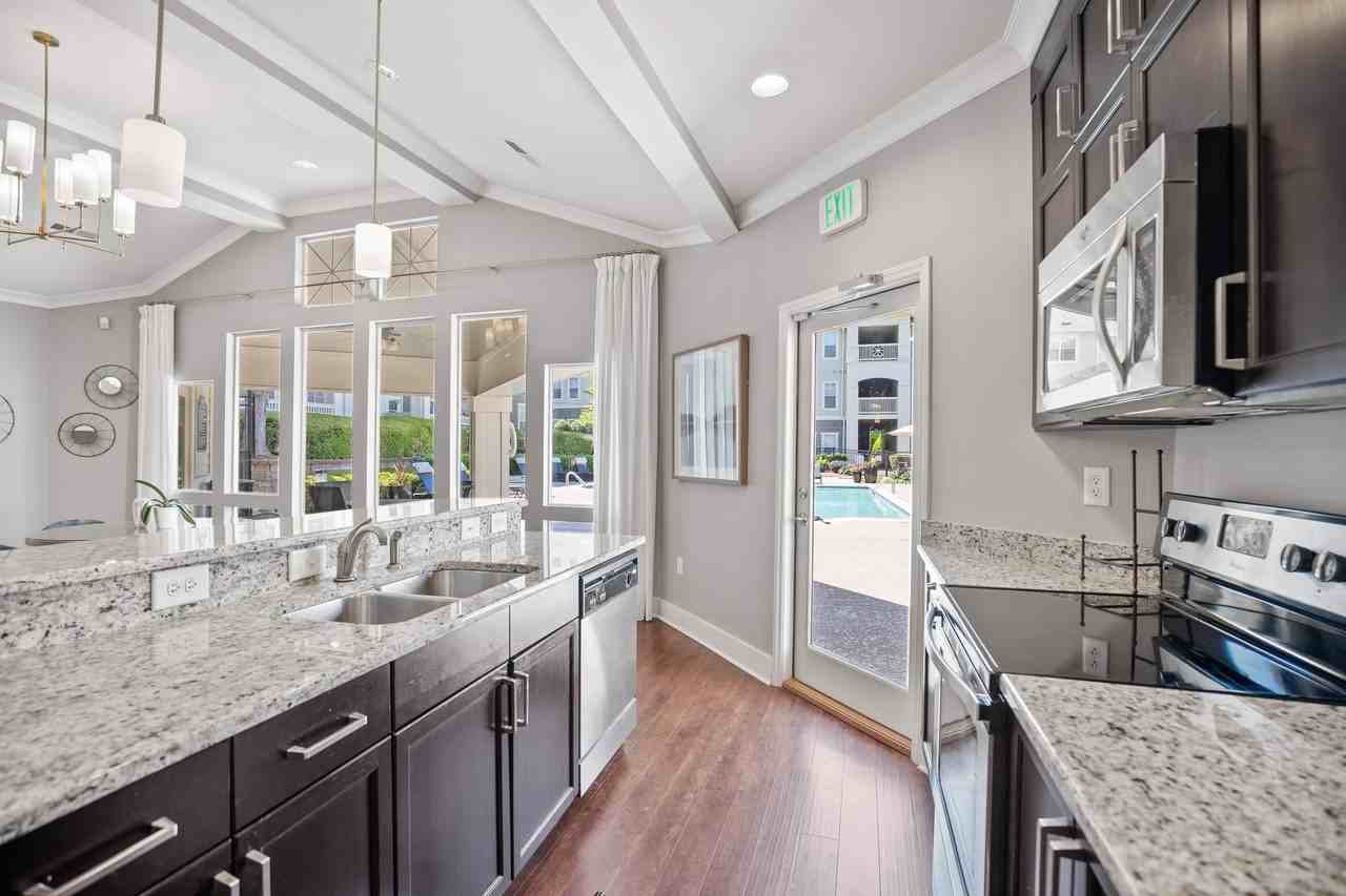 Mayfaire - Photo 4 of 34