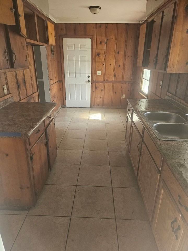 540 Clubview Dr #1 - Photo 2 of 14