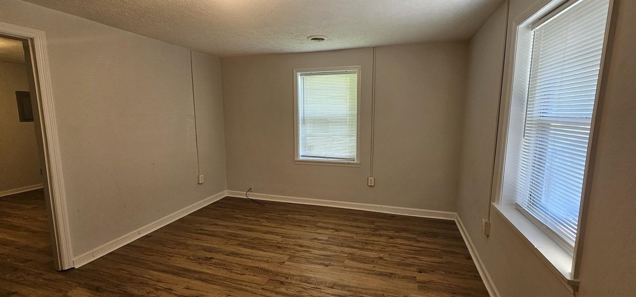 615 Carver Ave #1 - Photo 2 of 5