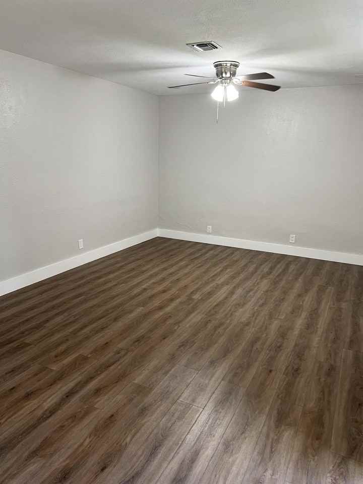 1436 HOLLY HEIGHTS DRUnit 3 #3 - Photo 6 of 7