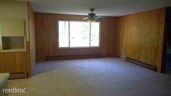 324 S Michigan St - Photo 2 of 10