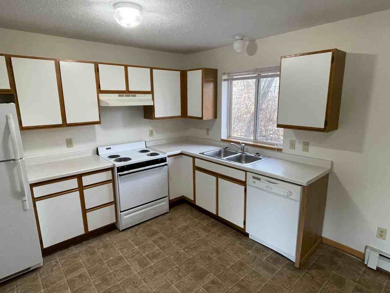 Dakota's Edge Townhomes - Photo 7 of 25