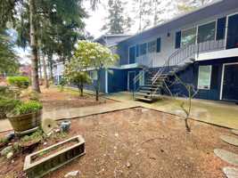 featured image of 1025 Neil St Ne