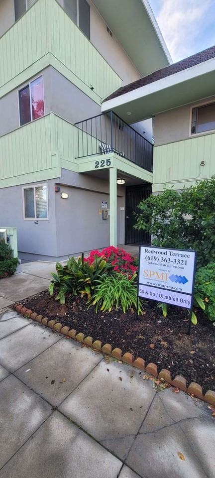 Redwood Terrace - Photo 6 of 14