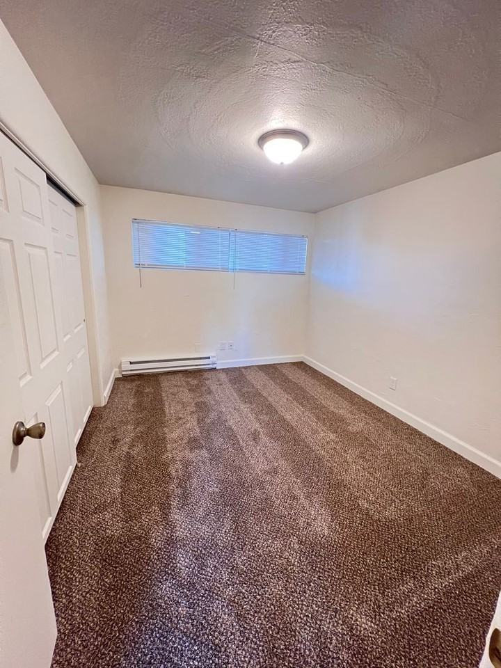 601 S Division St #14 - Photo 6 of 7