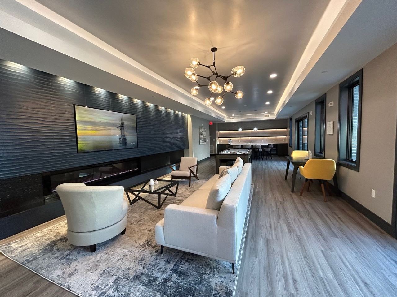 656 Saratoga Street - Photo 2 of 13