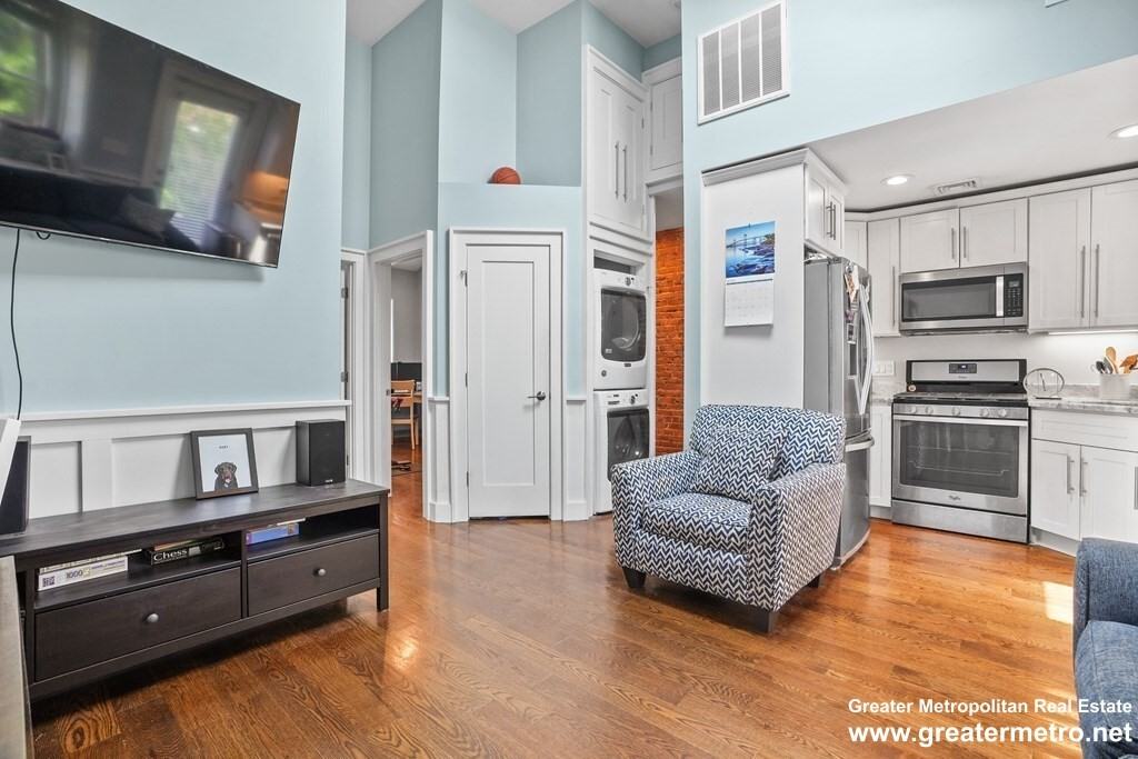 130 M St #2 - Photo 3 of 9