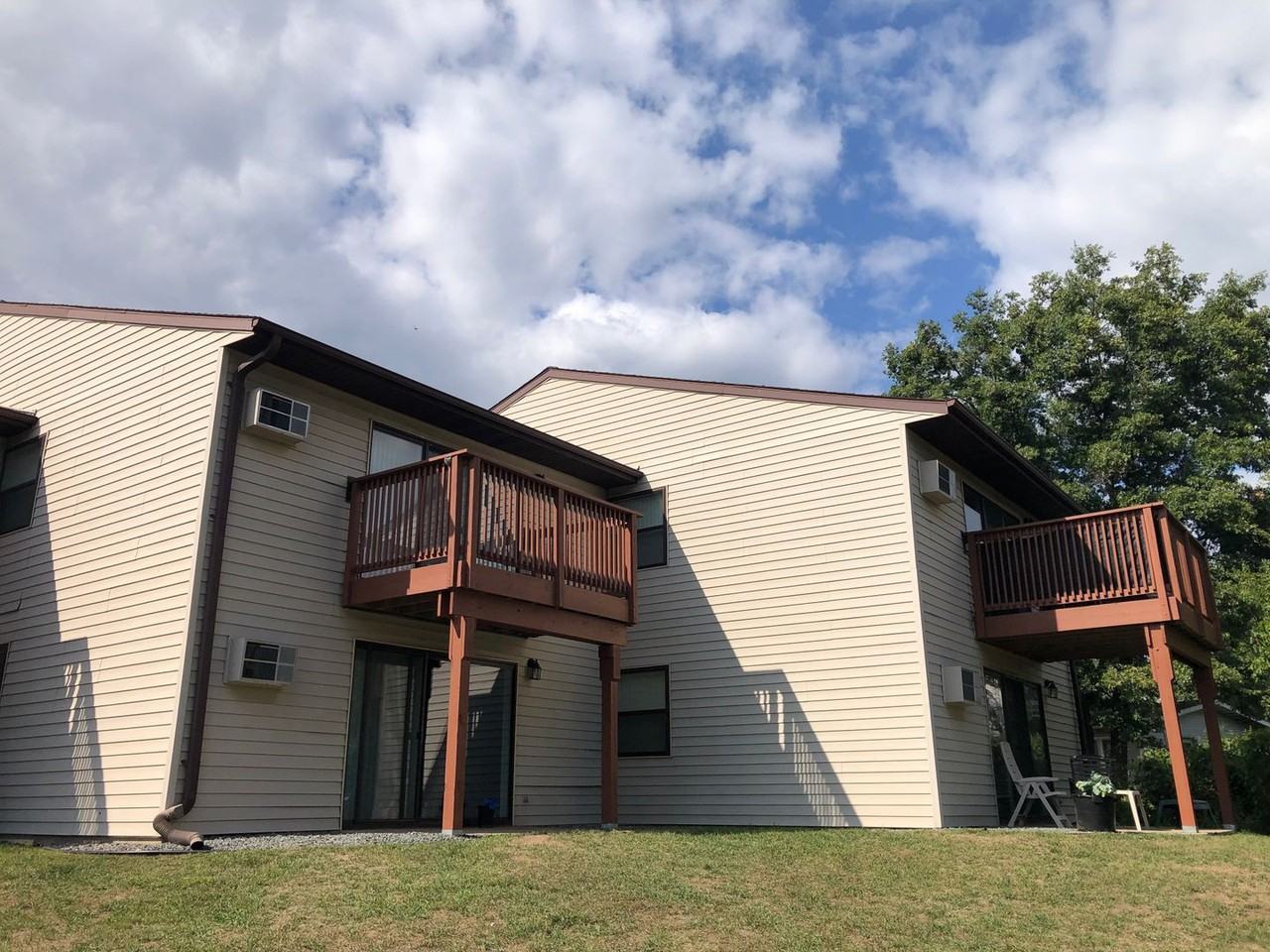 Edge - Photo 2 of 11