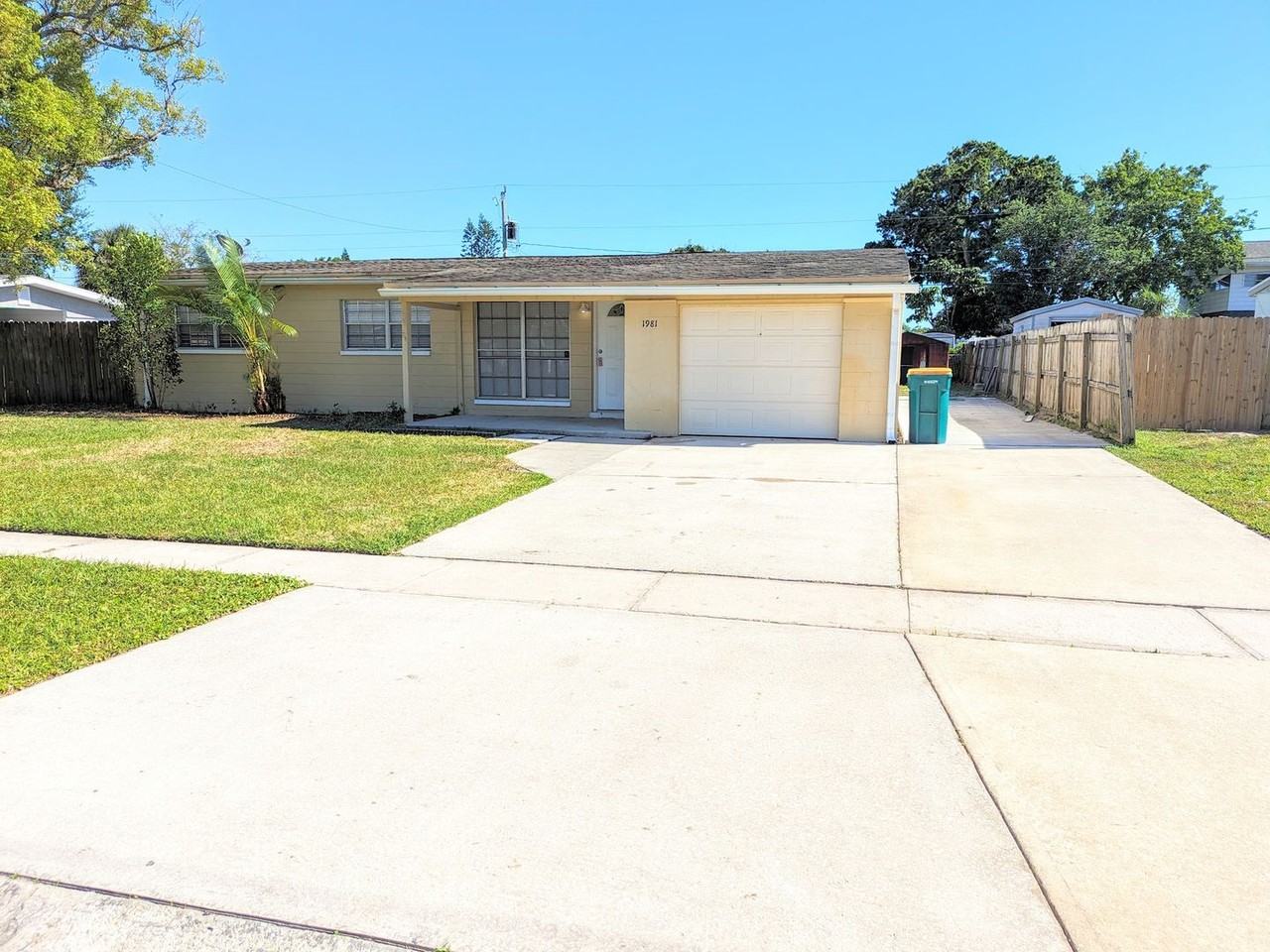1981 Washington Ave - Photo 2 of 14