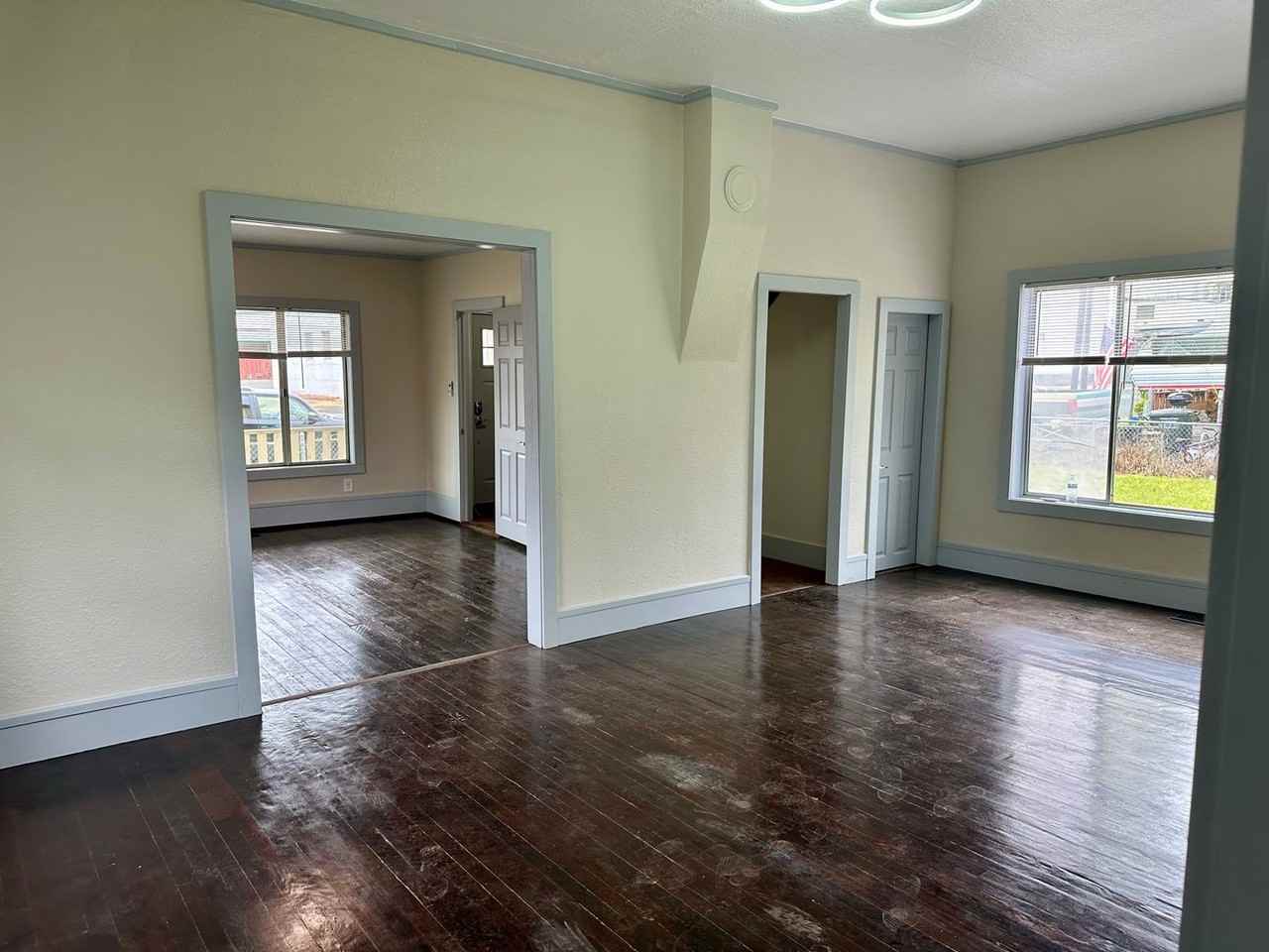 416 Se 6th St - Photo 3 of 18