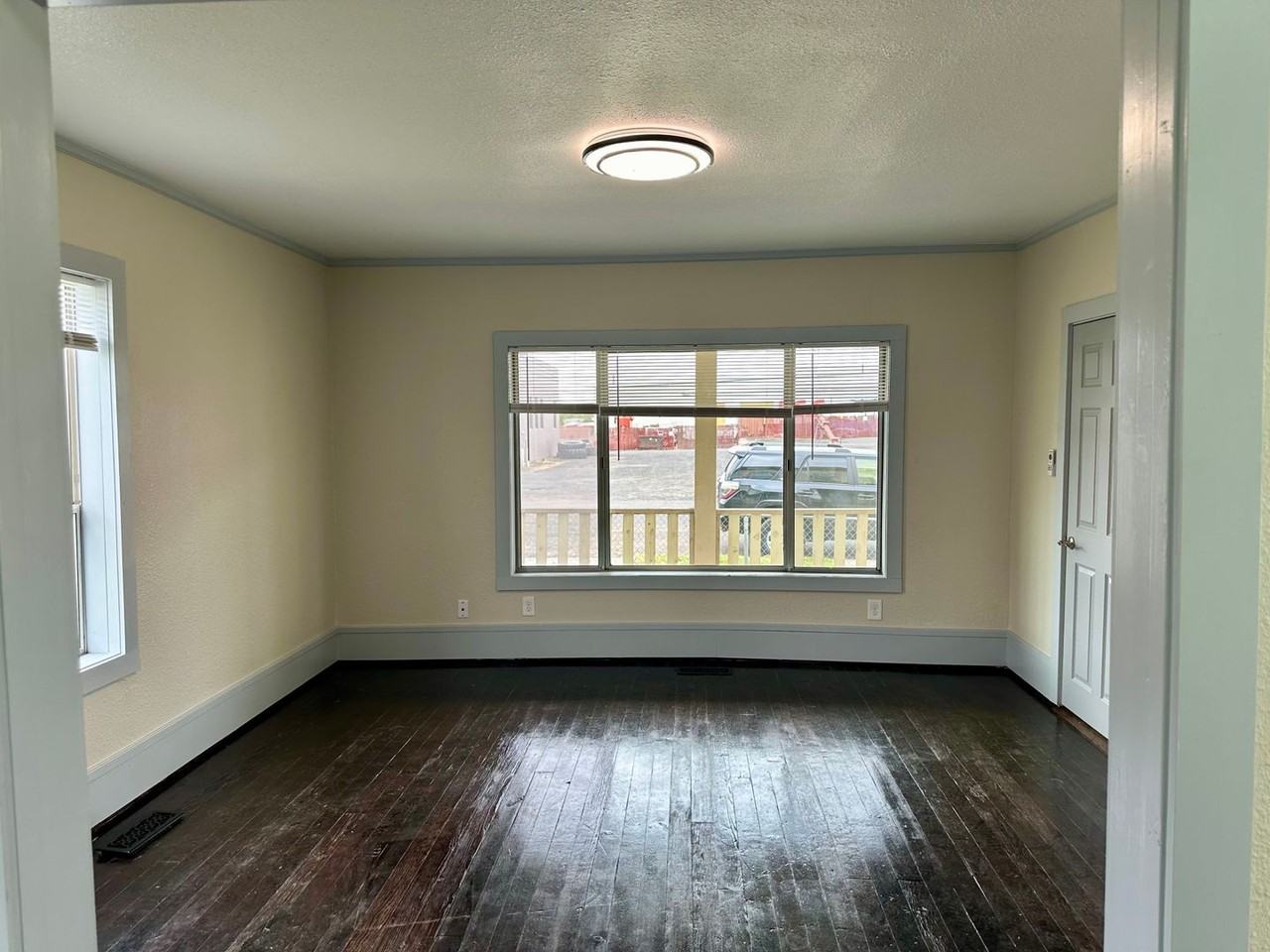 416 Se 6th St - Photo 4 of 18