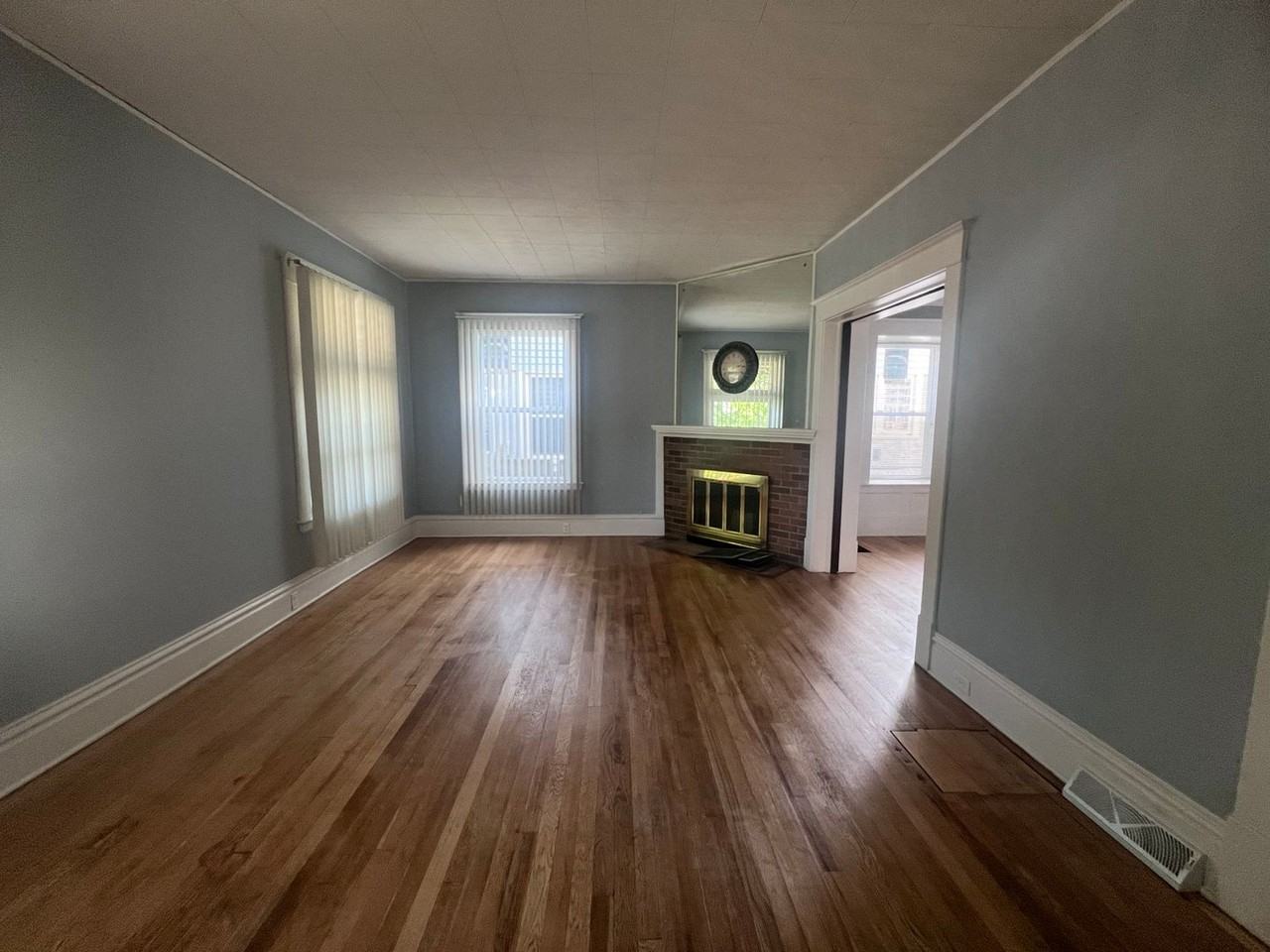 1242 Wealthy St Se - Photo 3 of 32