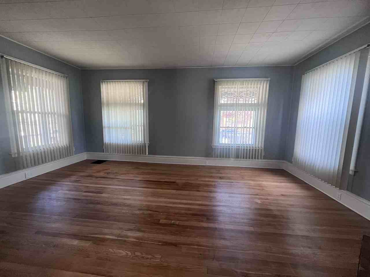 1242 Wealthy St Se - Photo 4 of 32