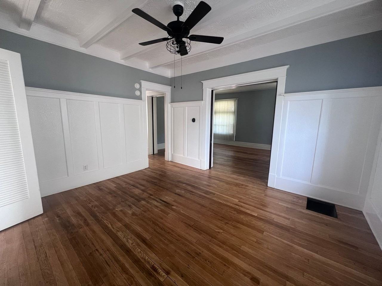 1242 Wealthy St Se - Photo 5 of 32