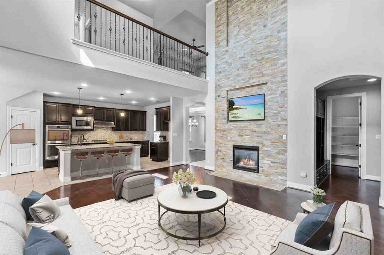 16017 La Rosa Dr - Photo 3 of 17